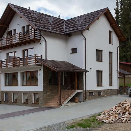 Отель Cabana Ama Тэу Бистра Экстерьер фото