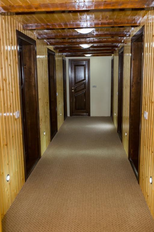 Отель Cabana Ama Тэу Бистра Экстерьер фото