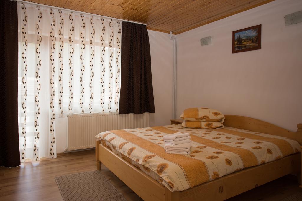 Отель Cabana Ama Тэу Бистра Экстерьер фото